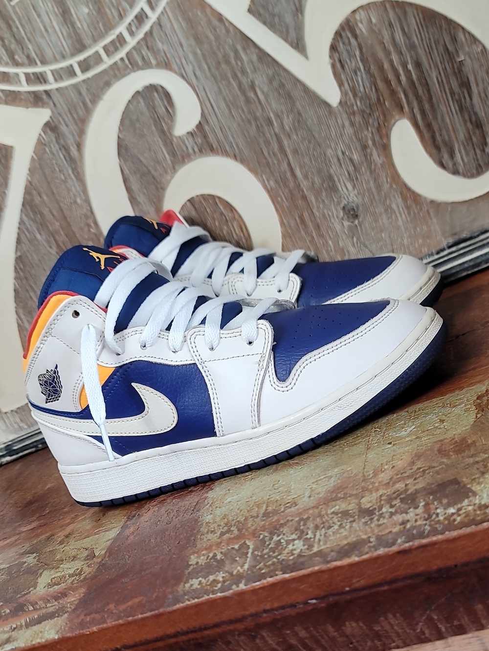 🔥 Nike Air Jordan 1 Mid "White Deep Royal Blue Laser Orange Wmns 7 Good Cond.